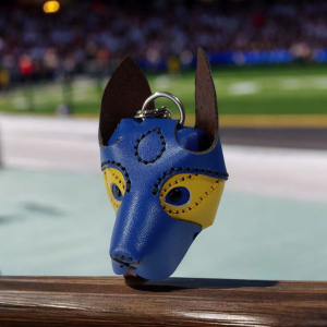 🐶 Llavero de Perrito de Cuero – Edición Boca Juniors